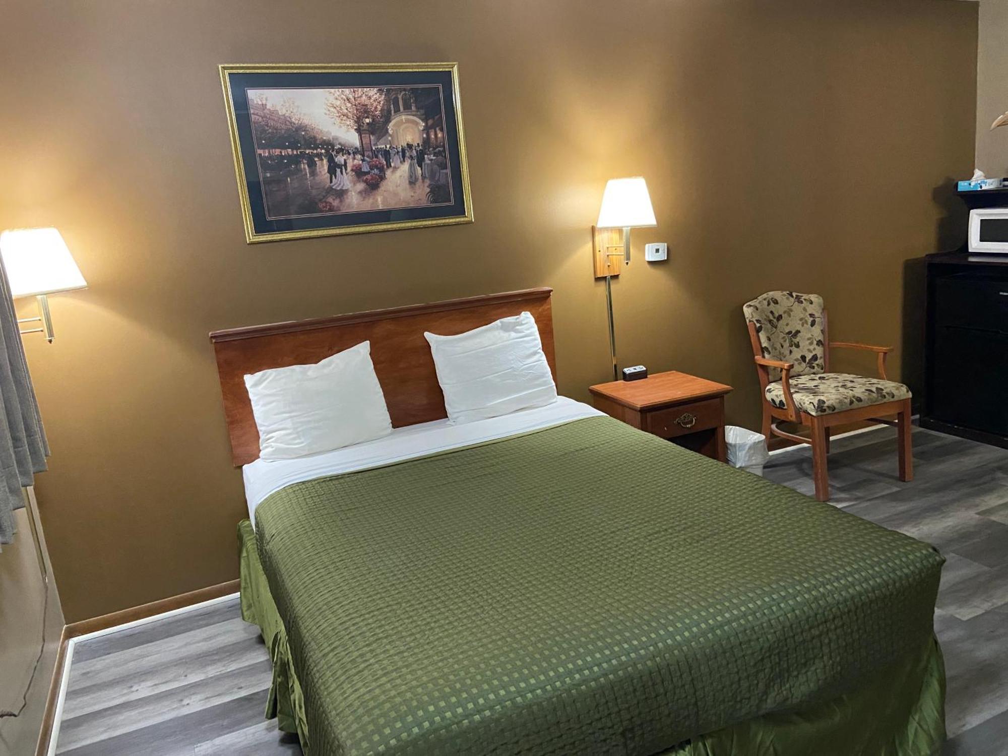 Dyersville Colonial Inn מראה חיצוני תמונה